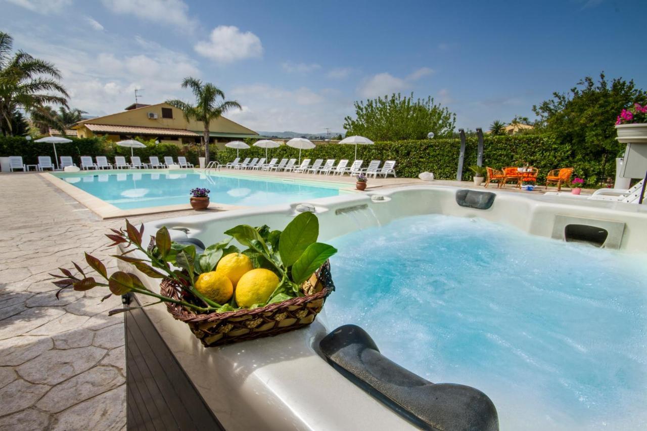 Casa Vacanza Paradise Vicino Cefalu Con Servizio Di Piscina A 3 Chilometri Apartman Campofelice di Roccella Kültér fotó